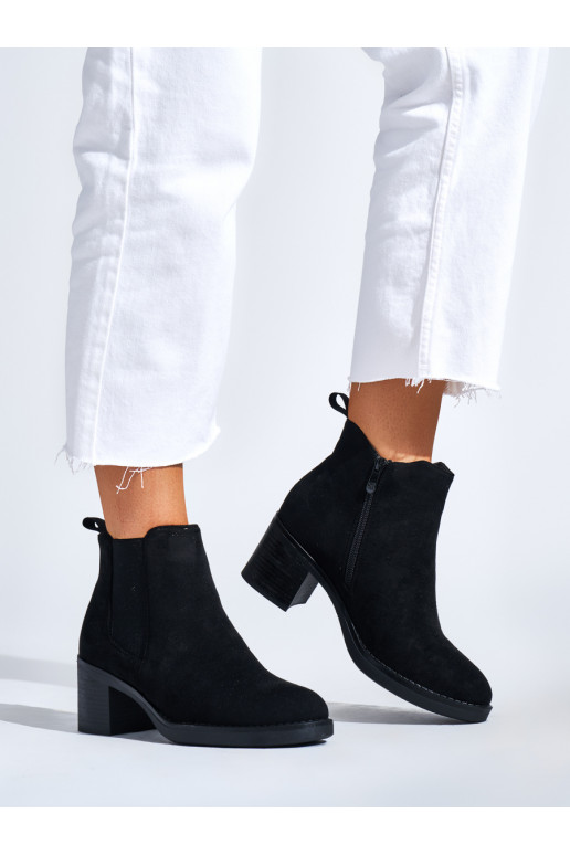 Melns  sieviešu zābaki uz papēža