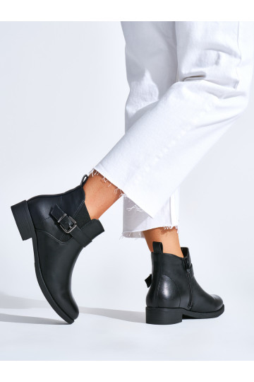 Melns sieviešu zābaki