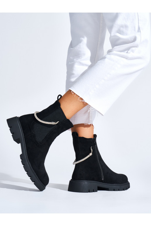 Melns sieviešu zābaki z ozdobnym łańcuszkiem