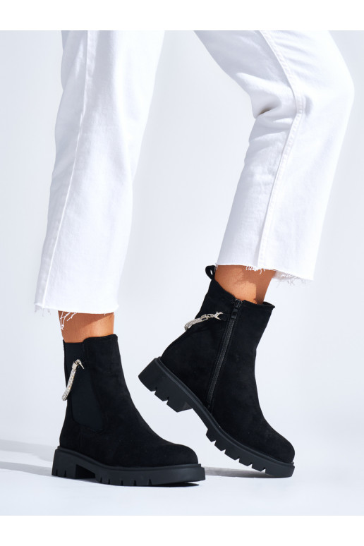 Melns sieviešu zābaki z ozdobnym łańcuszkiem