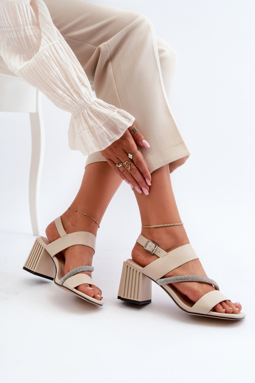 Eleganta stila sandales ar papēdi... Eleganta stila sandales ar papēdi...