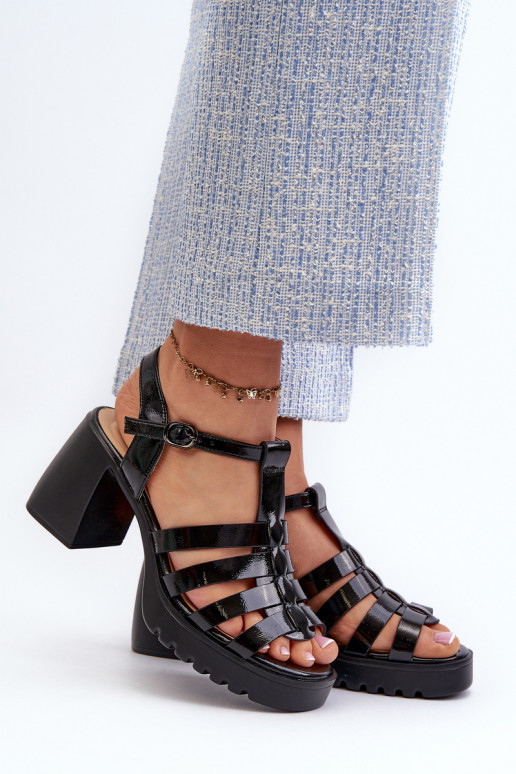 Laque sieviešu basenes melnas krāsas... Laque sieviešu basenes melnas krāsas...