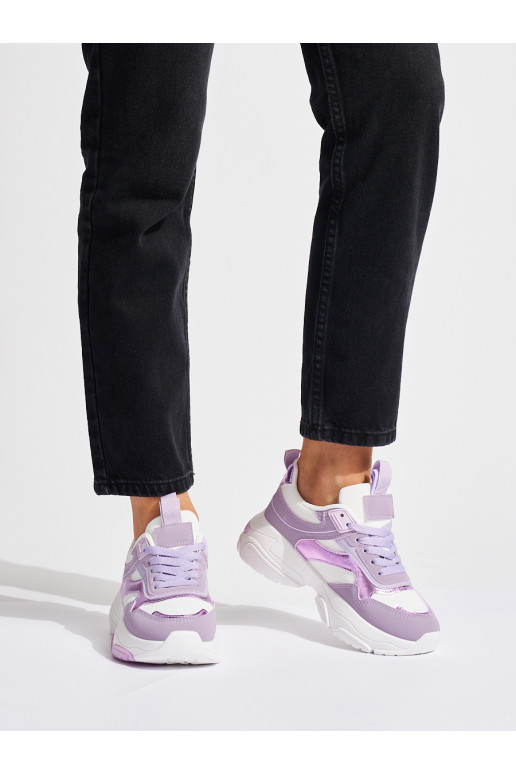 Violeta krāsa sporta apaviy  