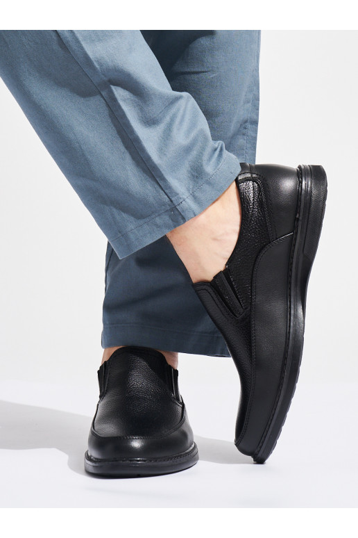  Melnas krāsas kurpes 