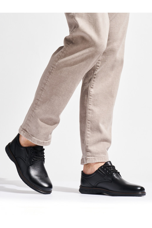  Melnas krāsas kurpes 