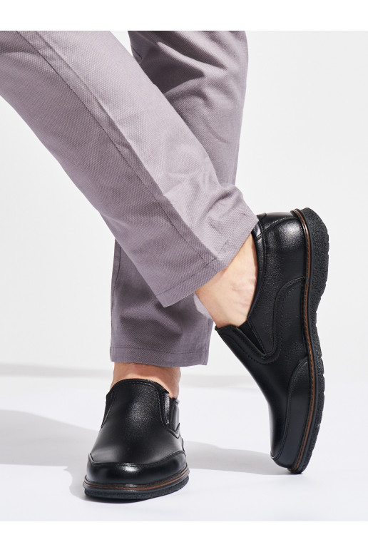  Melnas krāsas kurpes 