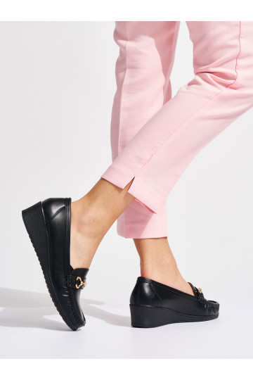 Melns  mokasīni  ze m zdobieniem