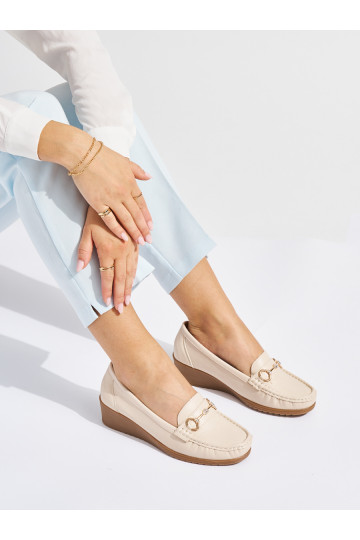 smilšu krāsas  mokasīni  ze m zdobieniem