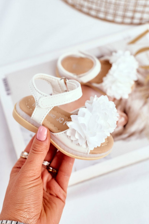 Bērnu sandales ar ziediem baltā krāsā Bērnu sandales ar ziediem baltā krāsā