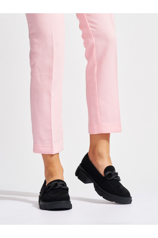 Melns  mokasīni z ozdobnym łańcuchem