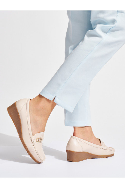 smilšu krāsas  mokasīni ar sprādzēm