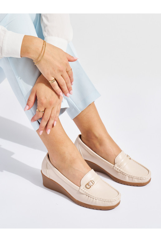 smilšu krāsas  mokasīni ar sprādzēm