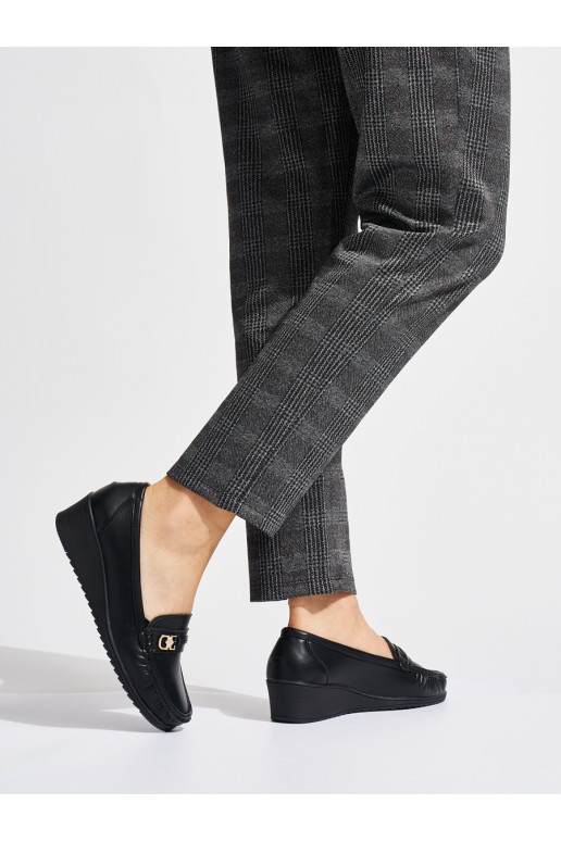 Melns  mokasīni ar sprādzēm