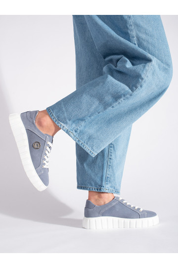 gaiši zilas krāsas kurpes ar platformu  j