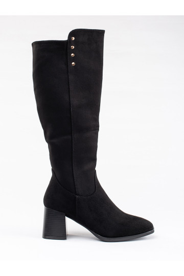 Melns  garie zābaki uz papēža 2