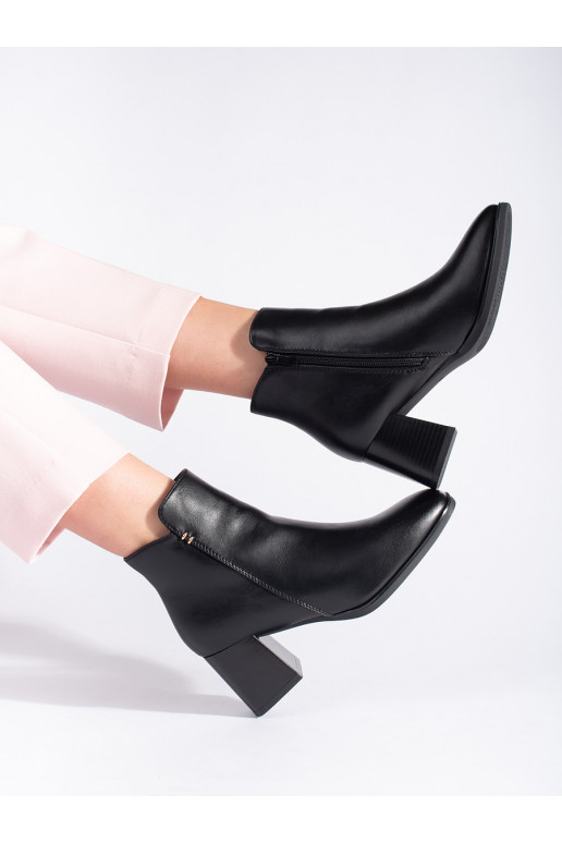 Melns sieviešu zābaki 