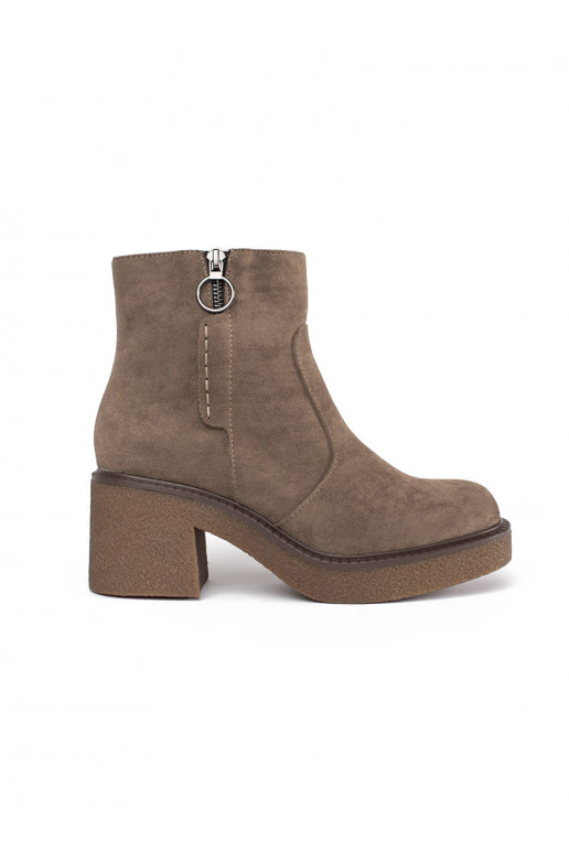 smilšu krāsas   Sergio Leone