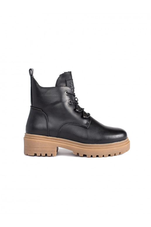 Melns  zābaki na j podeszwie Sergio Leone