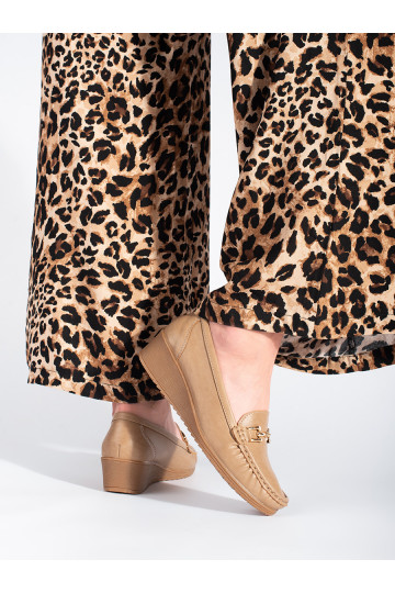 smilšu krāsas sieviešu mokasīni ar sprādzēm 2