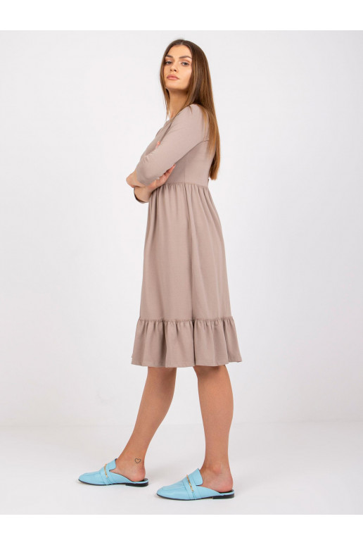 Tumši bēša kokvilnas kleita ar volānu... Tumši bēša kokvilnas kleita ar volānu...