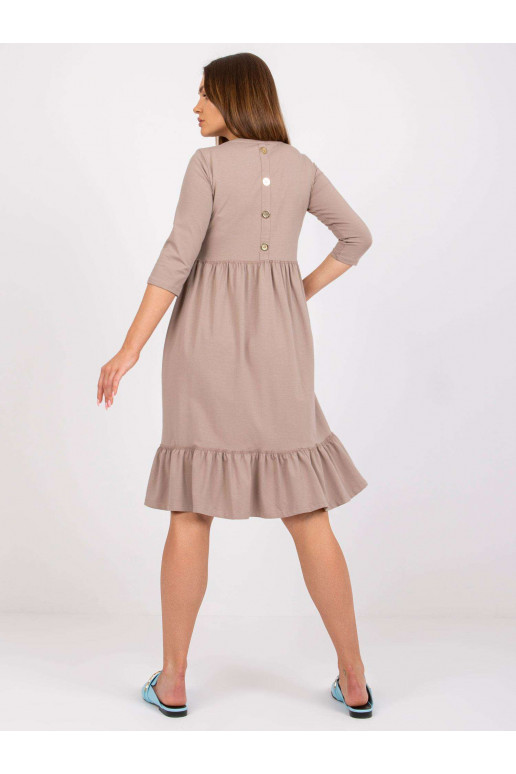 Tumši bēša kokvilnas kleita ar volānu... Tumši bēša kokvilnas kleita ar volānu...