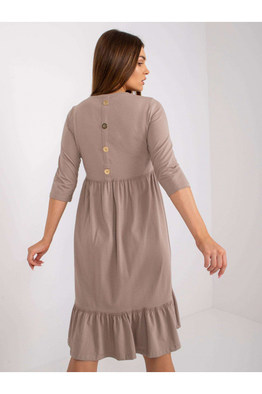 Tumši bēša kokvilnas kleita ar volānu... Tumši bēša kokvilnas kleita ar volānu...