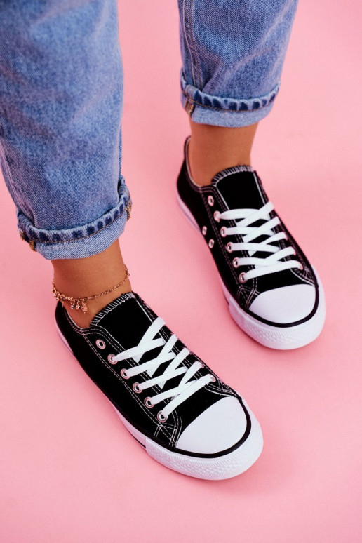 Klasiska modeļa brīvā laika apavi melnas krāsas