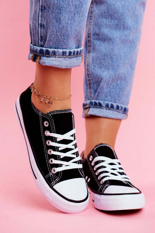 Klasiska modeļa brīvā laika apavi melnas krāsas