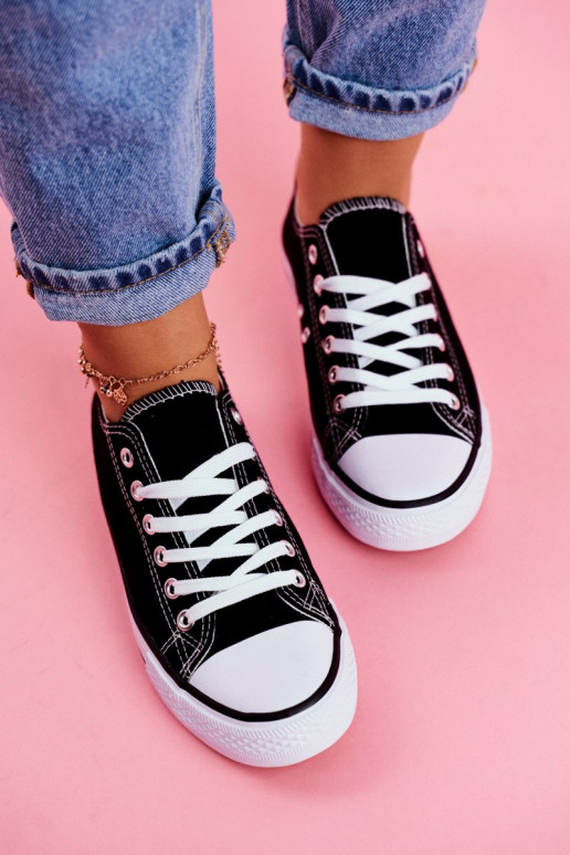 Klasiska modeļa brīvā laika apavi melnas krāsas