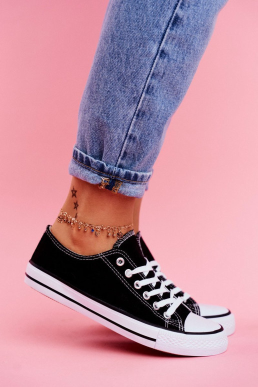 Klasiska modeļa brīvā laika apavi melnas krāsas