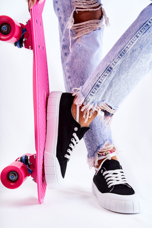 Sieviešu apavi ar platformu melnas krāsas Comes