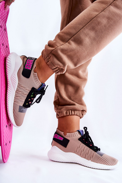 Sportiska stila apavi Sneakers modeļa apavi smilšu krāsas Klayra