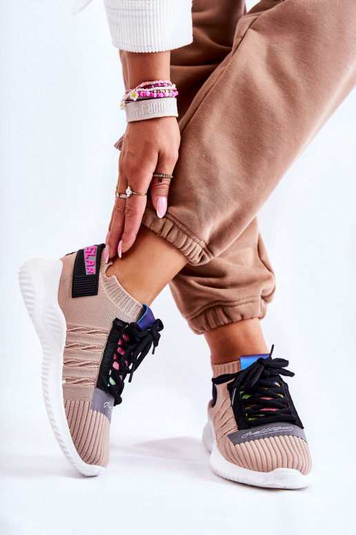 Sportiska stila apavi Sneakers modeļa apavi smilšu krāsas Klayra