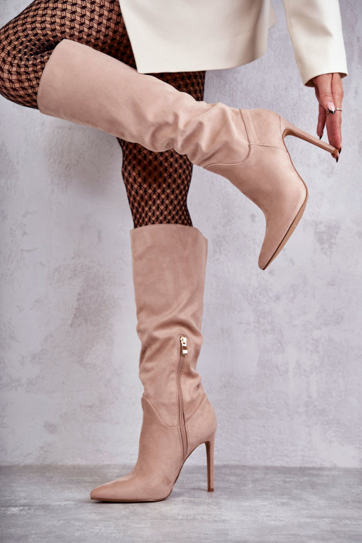 Klasiska modeļa zamšādas garie zābaki ar papēdi smilšu krāsas Ameya Klasiska modeļa zamšādas garie zābaki ar papēdi smilšu krāsas Ameya