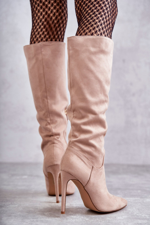 Klasiska modeļa zamšādas garie zābaki ar papēdi smilšu krāsas Ameya Klasiska modeļa zamšādas garie zābaki ar papēdi smilšu krāsas Ameya