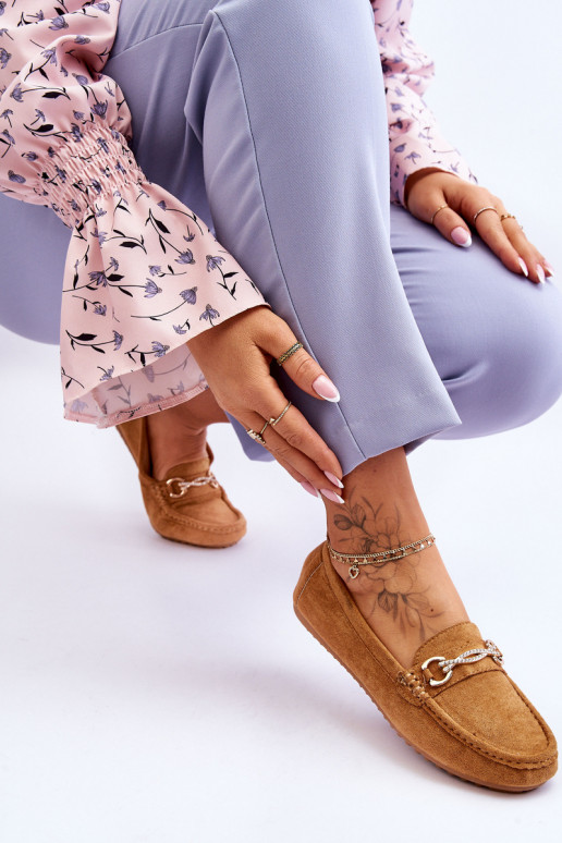 Klasiski zamšādas mokasīni ar ornamentiem brūnas krāsas Amera