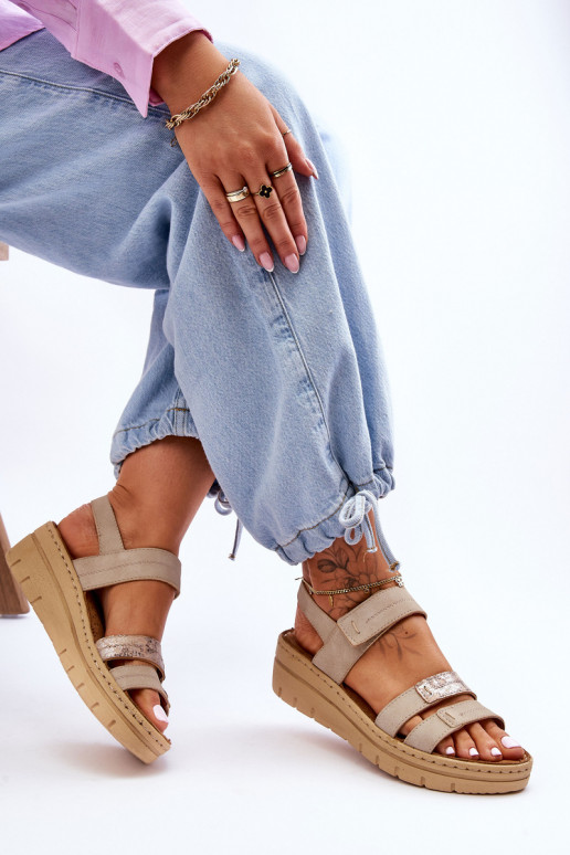 Sandales ar lipīgiem stiprinājumiem smilšu krāsas Fresh Look