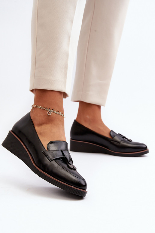 apavi ar ornamentiem melnas krāsas Miliret