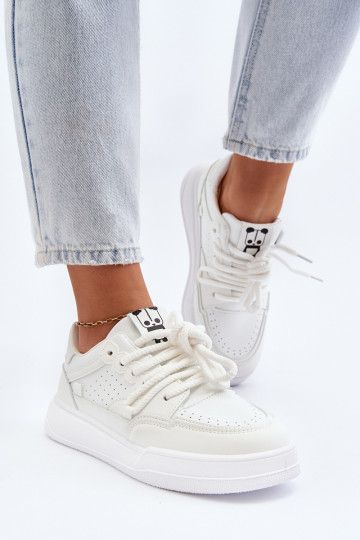 Sneakers modeļa apavi Eko baltas krāsas Avanalis