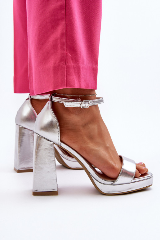 Zamšādas augstpapēžu kurpes ar kvadrātveida priekšpusi Sudraba krāsas Merila