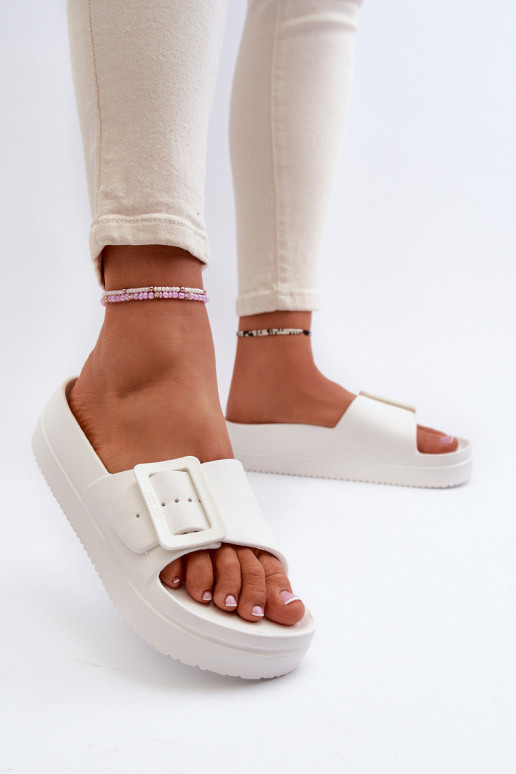 Vieglas čības ar platformu ar sprādzēm Big Star NN274A661 baltas krāsas