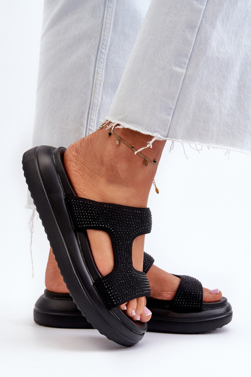 Dekorētas sieviešu čības ar platformu melnas krāsas Jestella