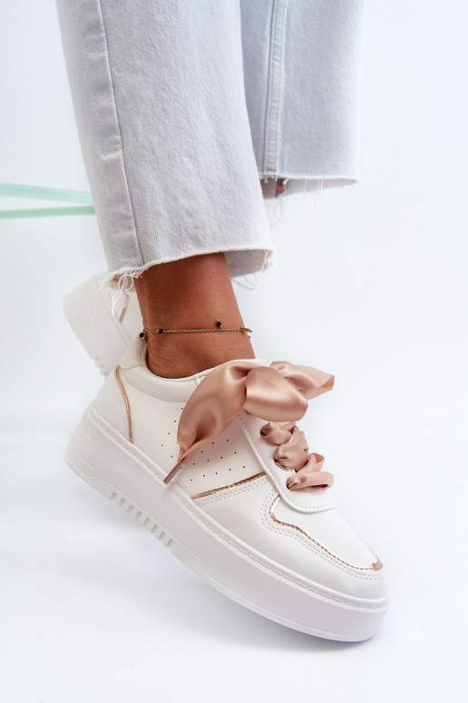 Sneakers modeļa apavi ar platformu baltas krāsas Tessama