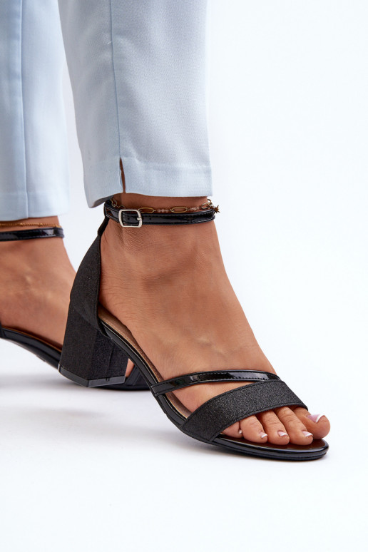 Spīdīgas basenes   Melns Ploemis