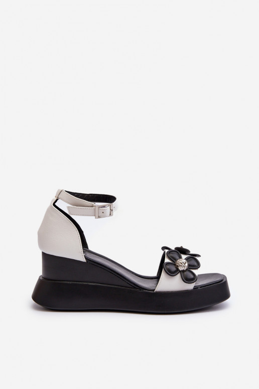 Sieviešu basenes ar platformu I Koturnie ar puķītēm baltas krāsas Foviana