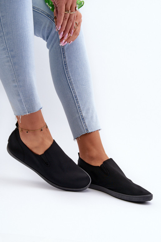Sporta apavi brīvā laika apavi Slip-On melnas krāsas Lovinia