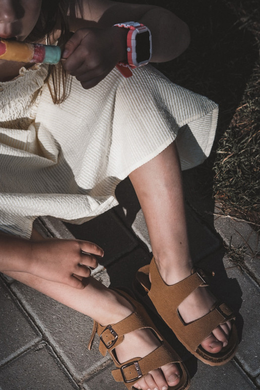 sandales Bērnu apavi  ar lipīgām aizdarēm brūnas krāsas Rorria sandales Bērnu apavi  ar lipīgām aizdarēm brūnas krāsas Rorria