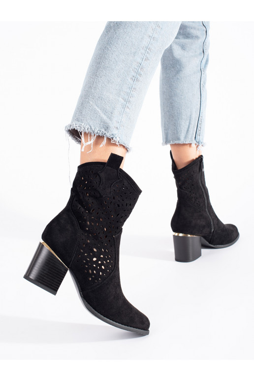  zābaki  Melnas krāsas uz papēža