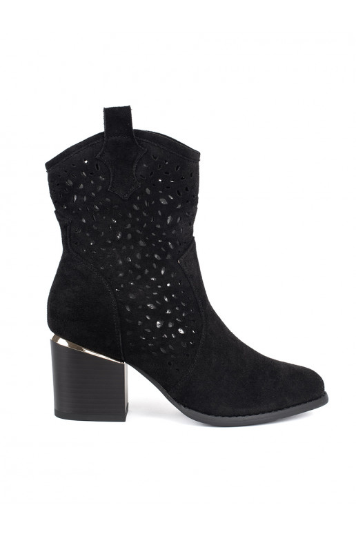  zābaki  Melnas krāsas uz papēža