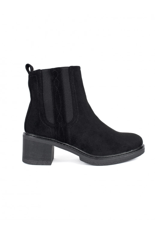 Melns  zābaki  uz papēža